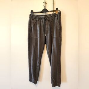 Athleta Farrallon khaki jogger size 10